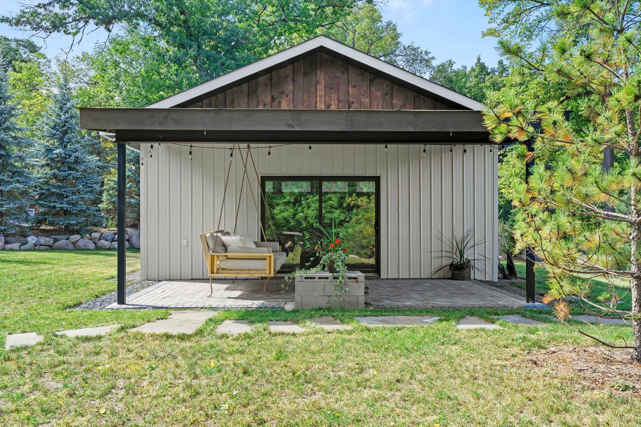 10 Woodlawn AVE, Excelsior, MN 55331