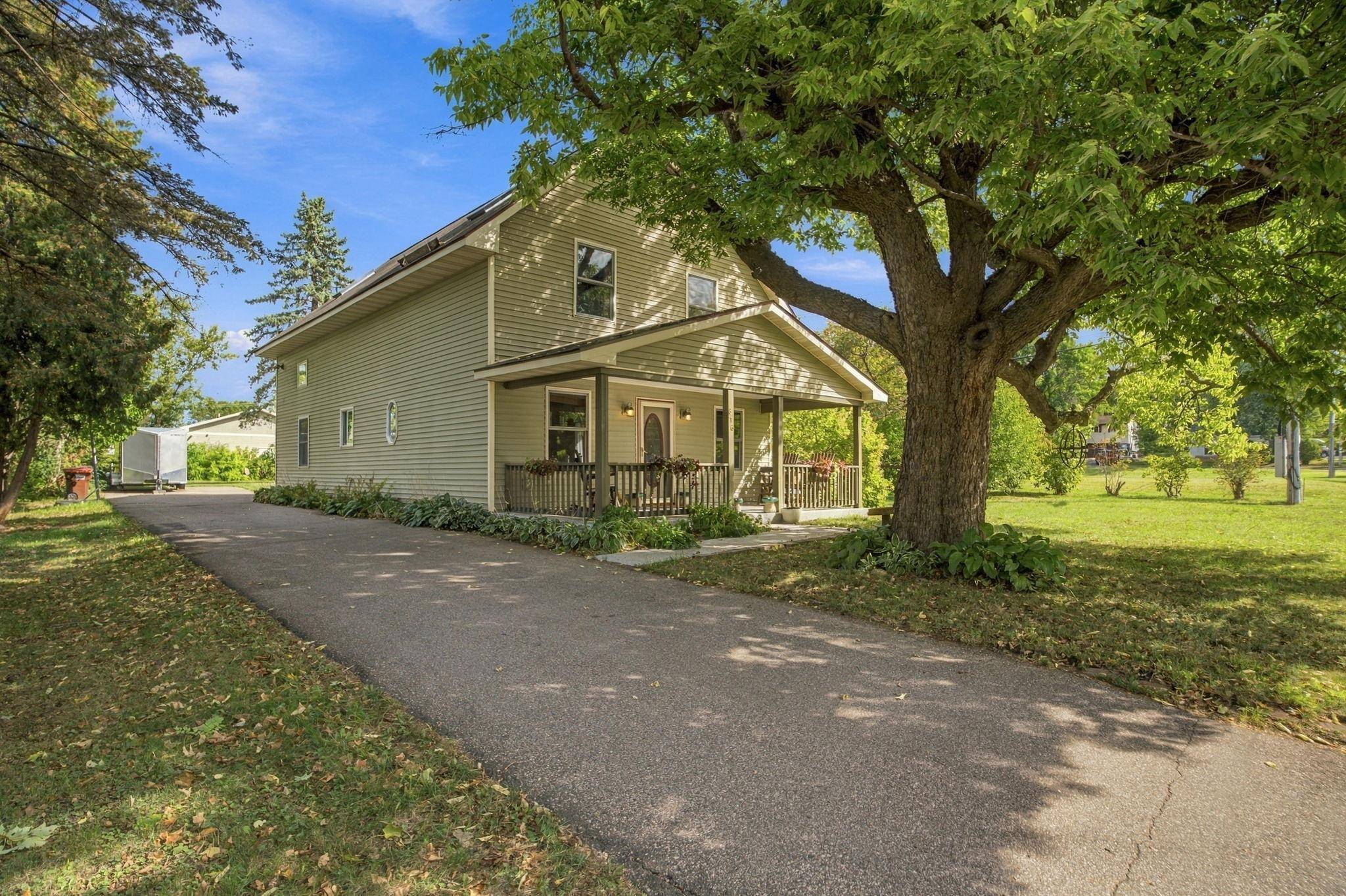 816 Saint Croix ST, Prescott, WI 54021