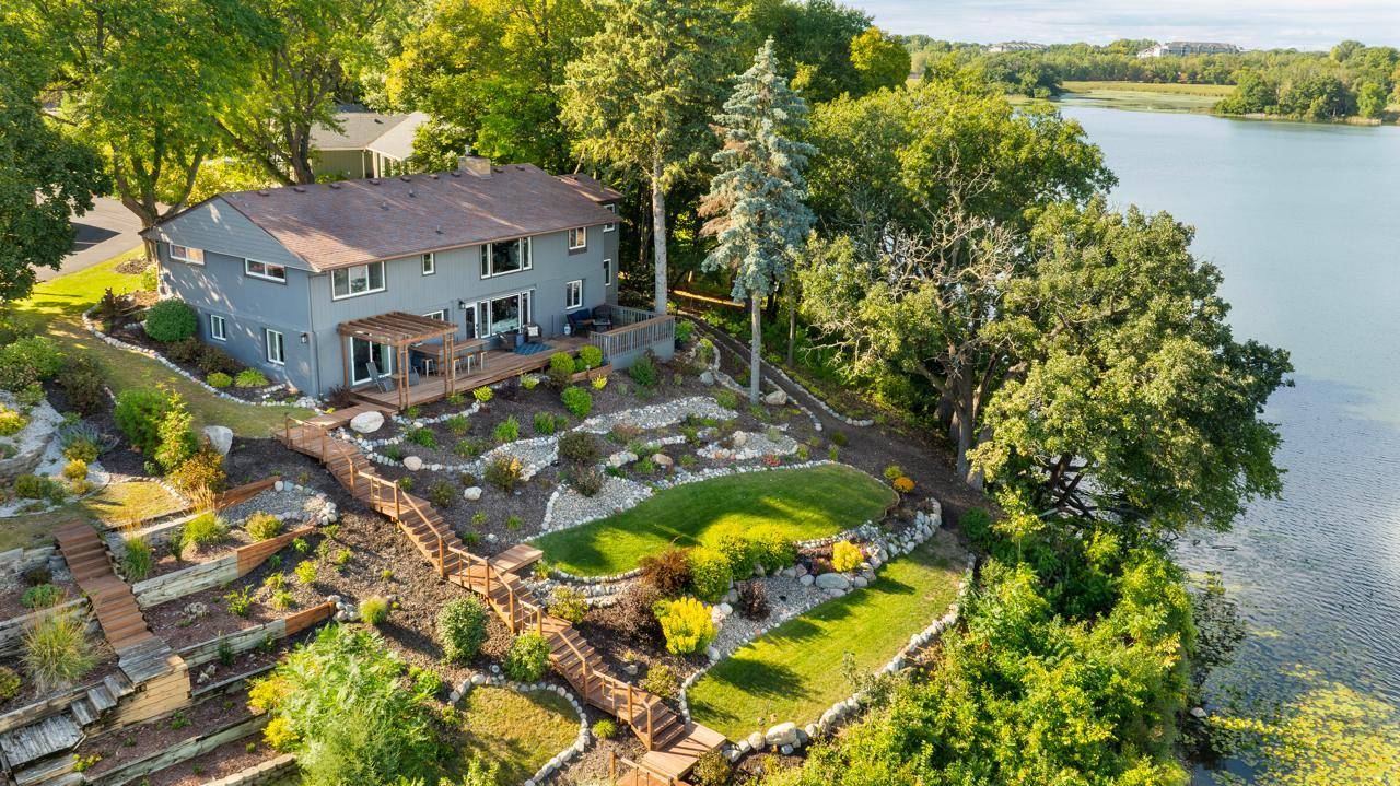15601 Summit DR, Eden Prairie, MN 55347