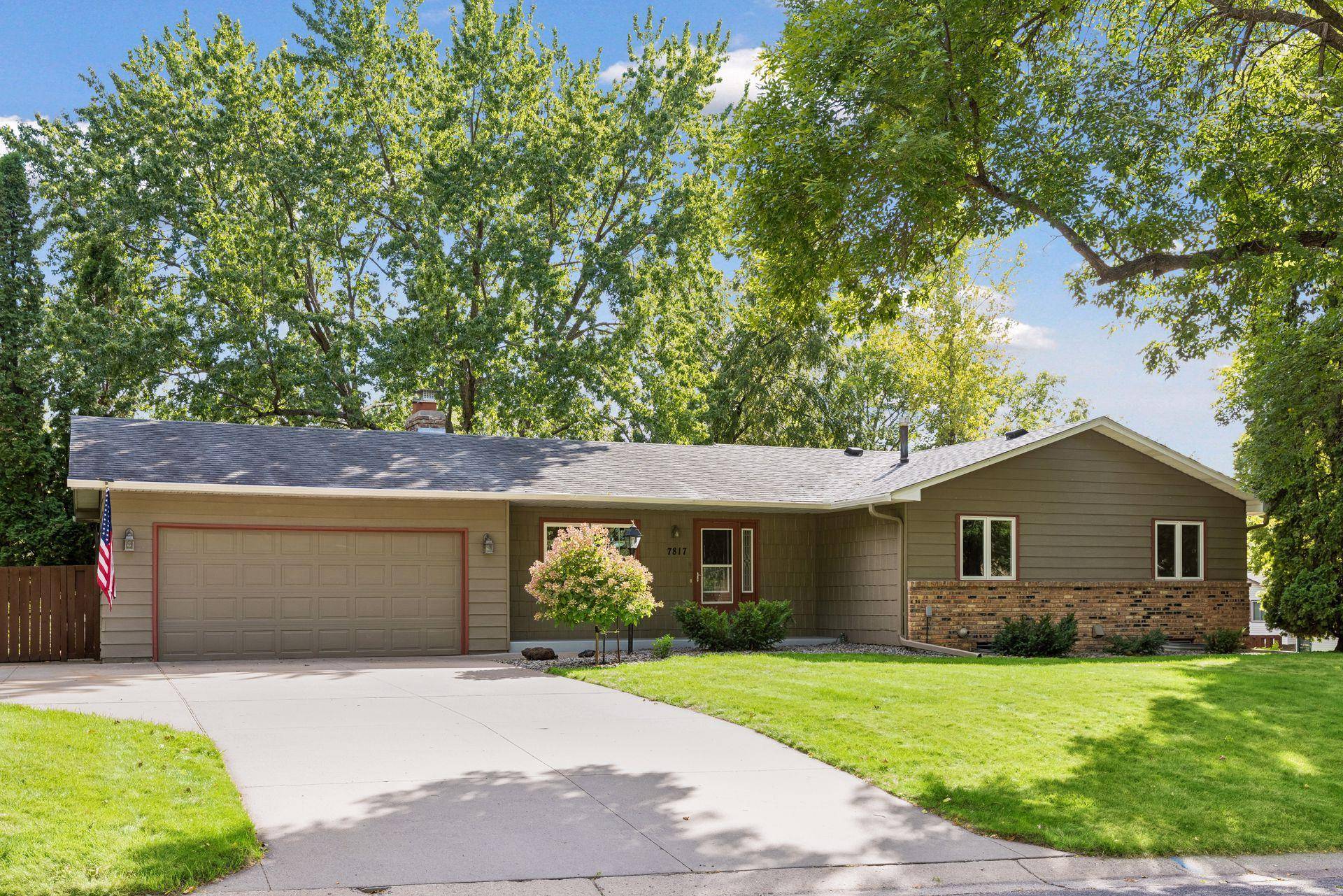 7817 73rd ST S, Cottage Grove, MN 55016