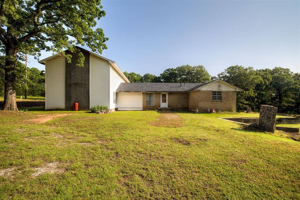 9595 Brangus RD, Meeker, OK 74855