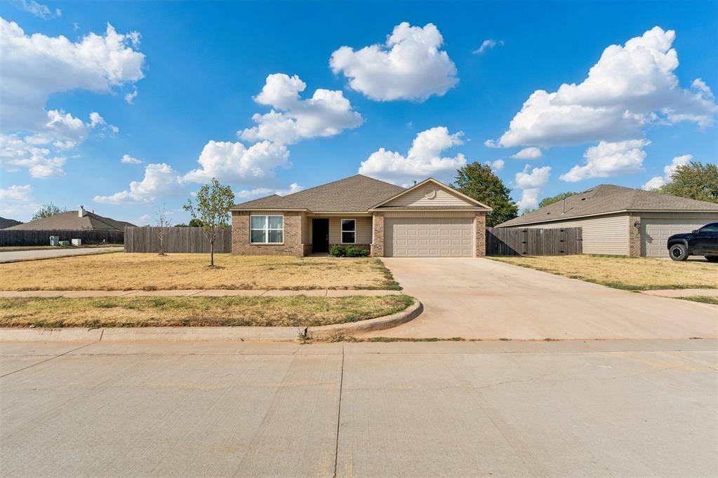 637 W Ava DR, Mustang, OK 73064