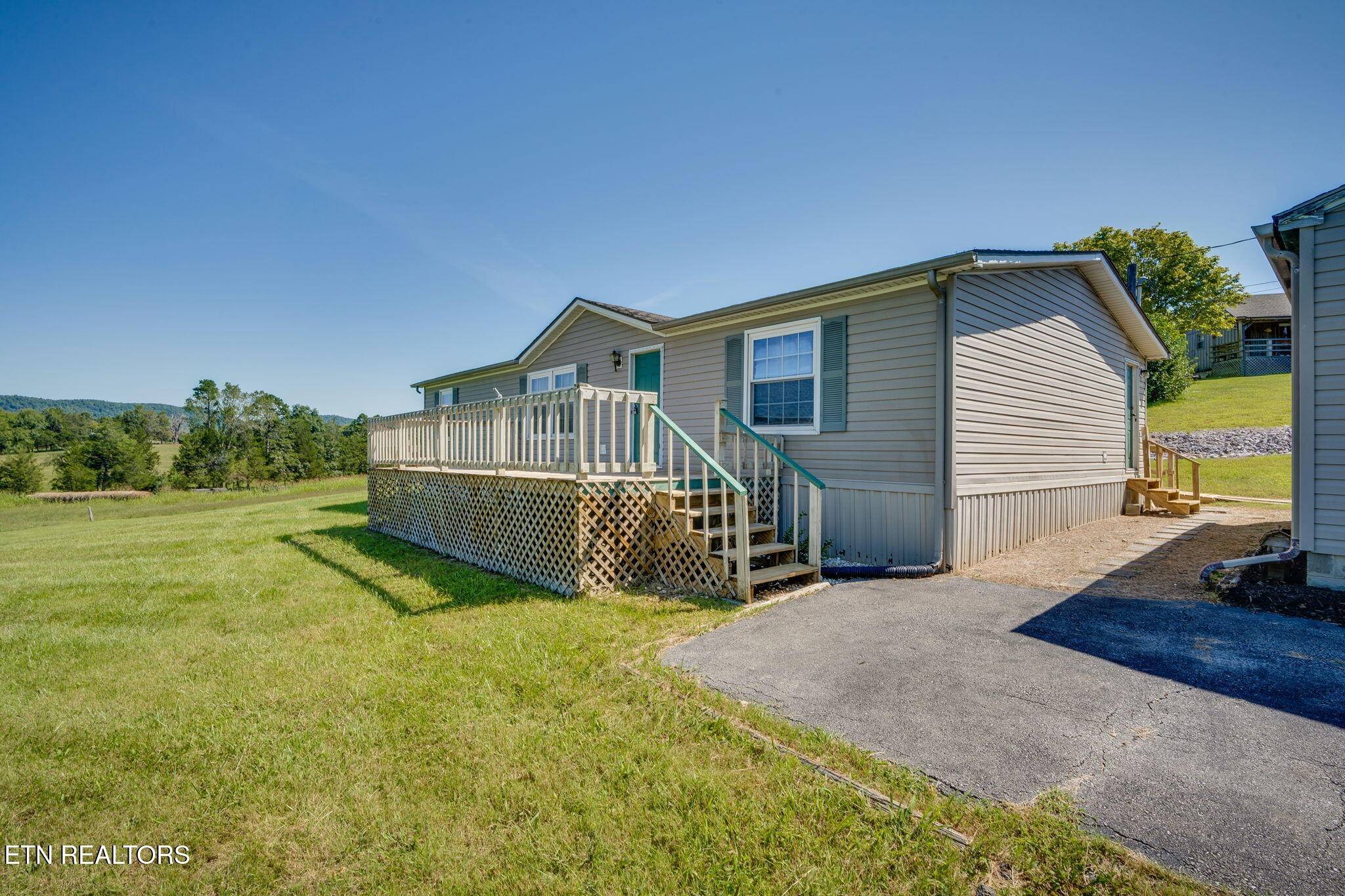 1983 Oasis Rd, Bulls Gap, TN 37711