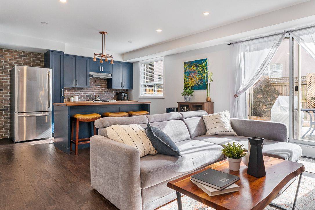 469 CLARIDGE RD #5, Burlington, ON L7N 2S1