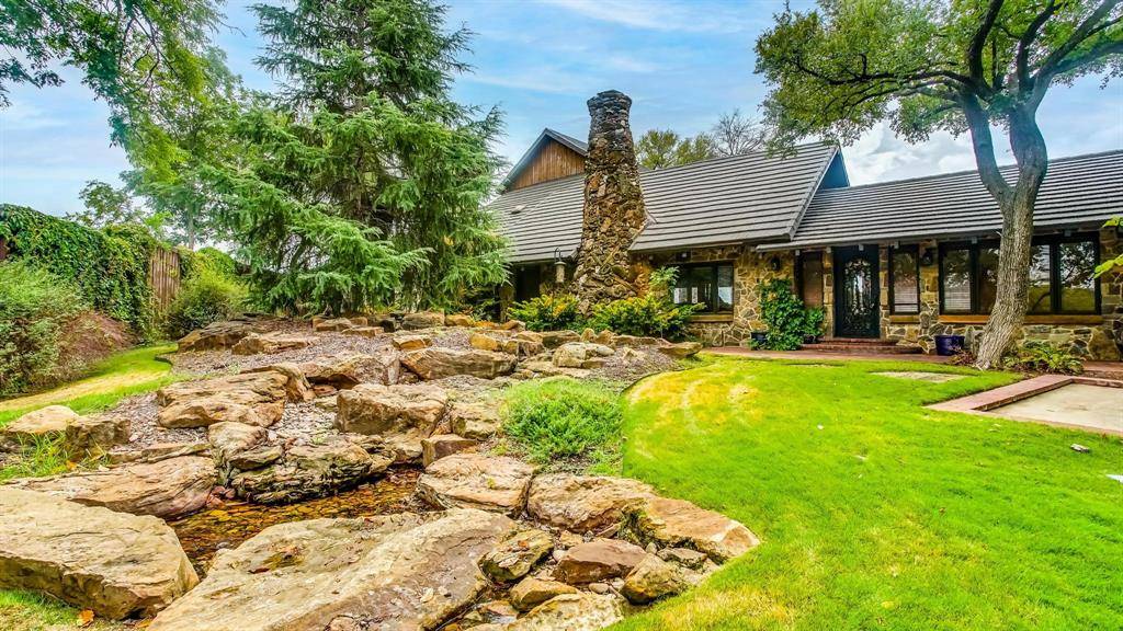 8935 Dickson Road, Fort Worth, TX 76179