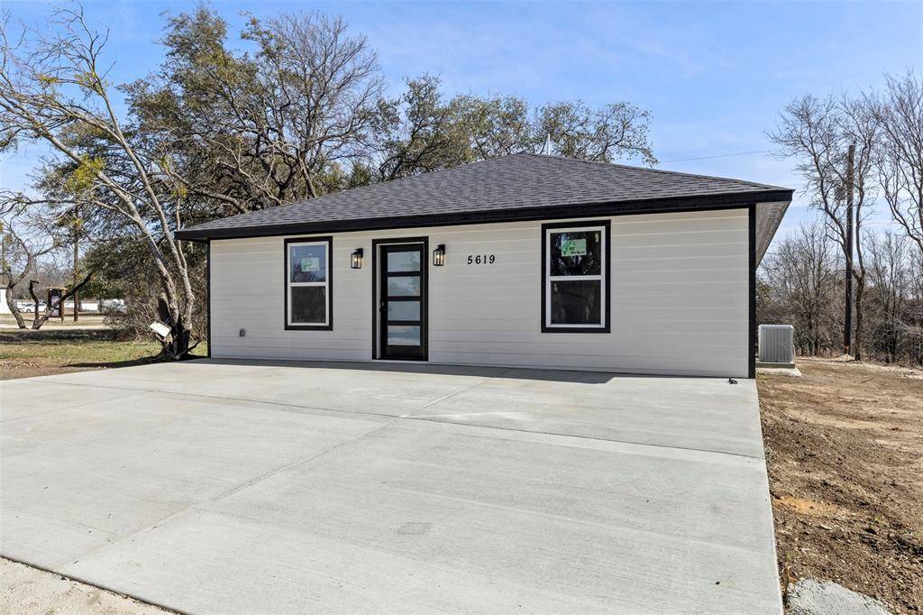 5619 Lake Granbury Trail, Granbury, TX 76048