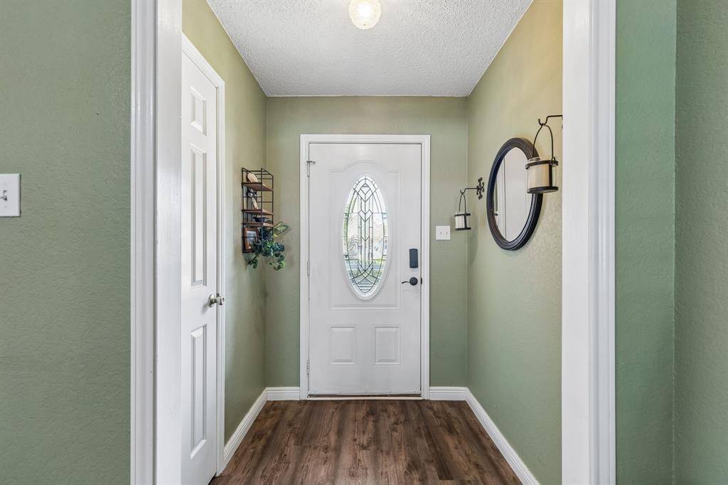 6417 Loma Vista Drive, Watauga, TX 76148