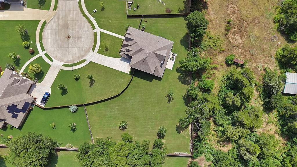 810 Sundown Court, Midlothian, TX 76065