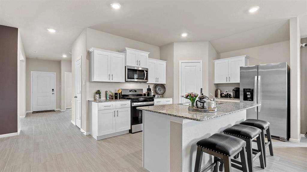201 SANDSTONE Circle, Granbury, TX 76048