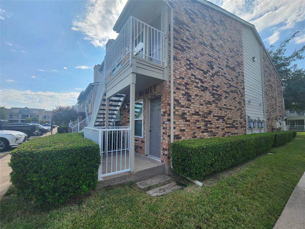 2200 E Trinity Mills Road #201, Carrollton, TX 75006