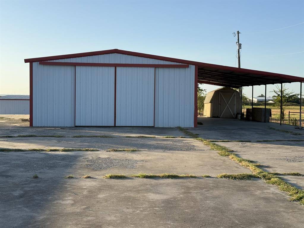 193 County Road 1793, Sunset, TX 76270