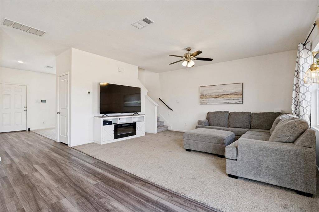 12 Cherryridge Drive, Edgecliff Village, TX 76134