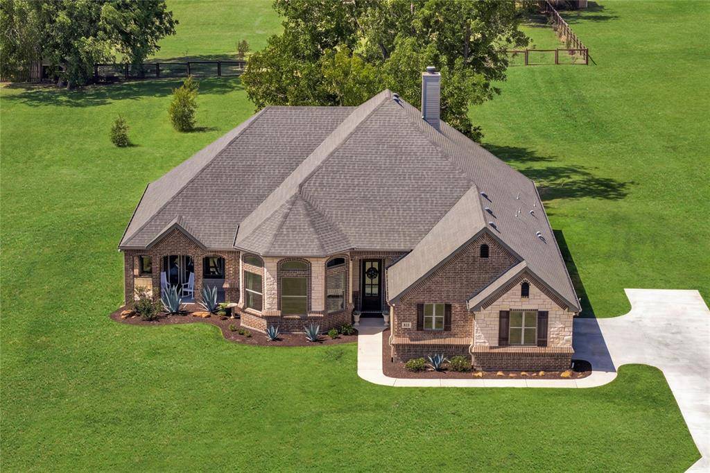 111 Eagle Point N, Azle, TX 76020