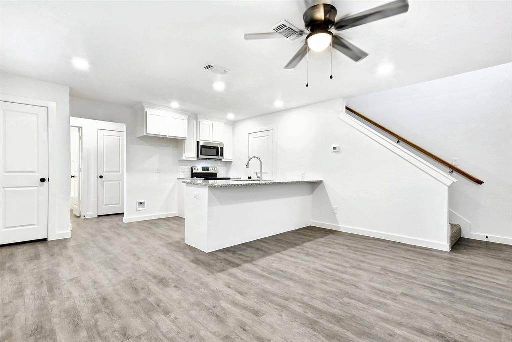 319 E Hull Street, Denison, TX 75021