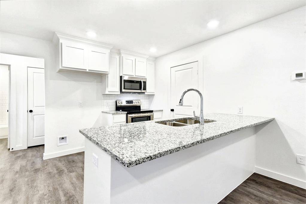 319 E Hull Street, Denison, TX 75021