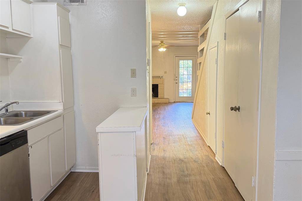 1913 Kingswood Court, Denton, TX 76205
