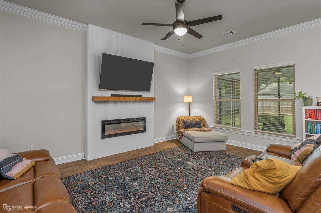 257 Saint Edmunds Way, Bossier City, LA 71111