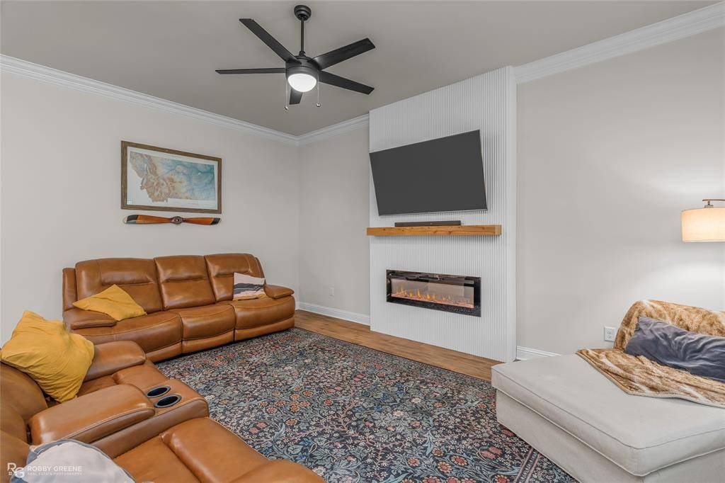 257 Saint Edmunds Way, Bossier City, LA 71111