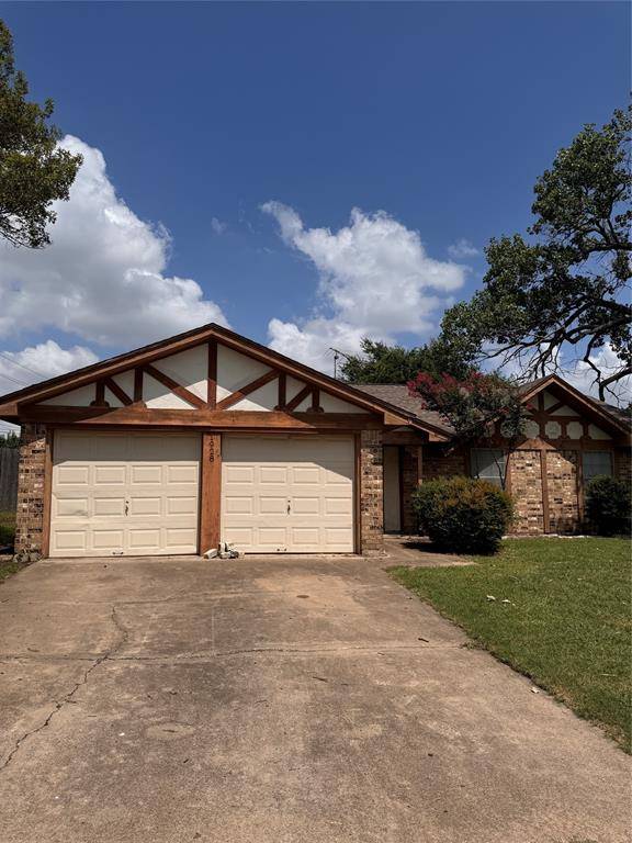 1928 Hurstview Drive, Hurst, TX 76054