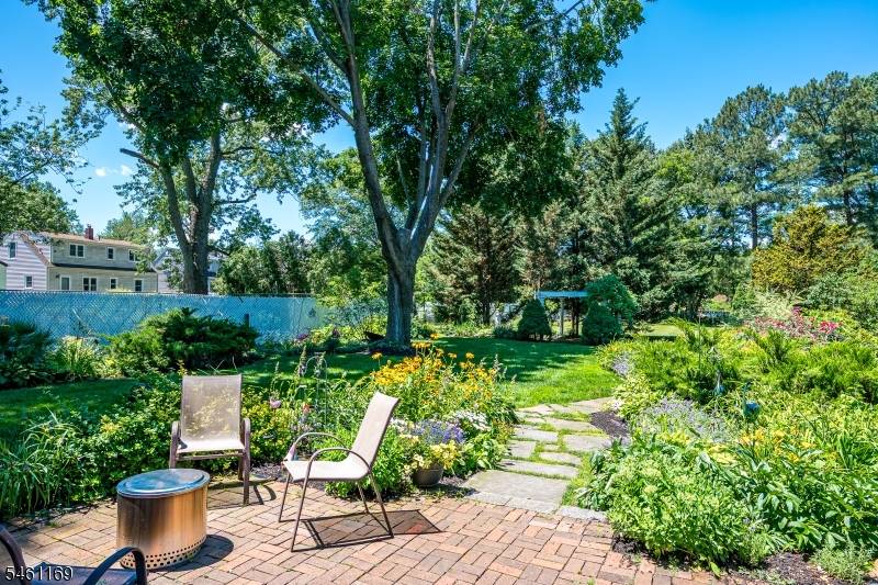 23 Rose St, Metuchen Boro, NJ 08840