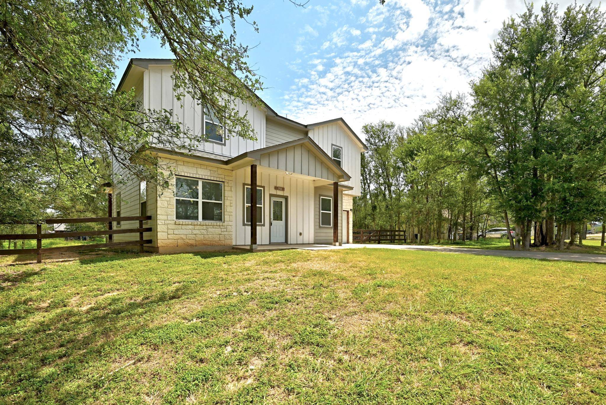 354 Lamaloa LN, Bastrop, TX 78602