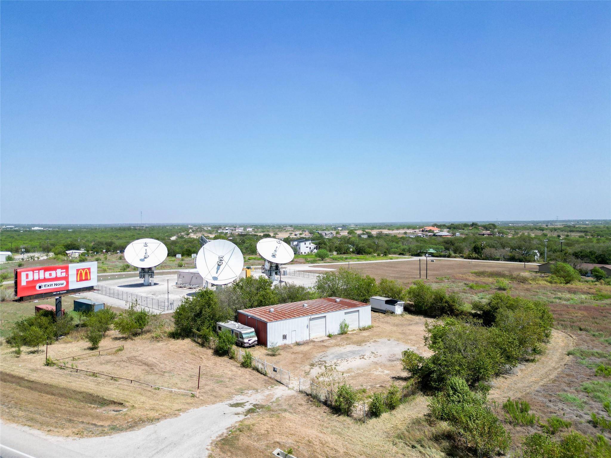 8956 N Us Highway 183 HWY, Lockhart, TX 78644