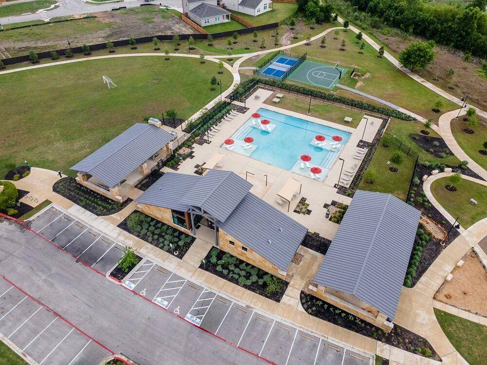 913 Emory Crossing BLVD, Hutto, TX 78634