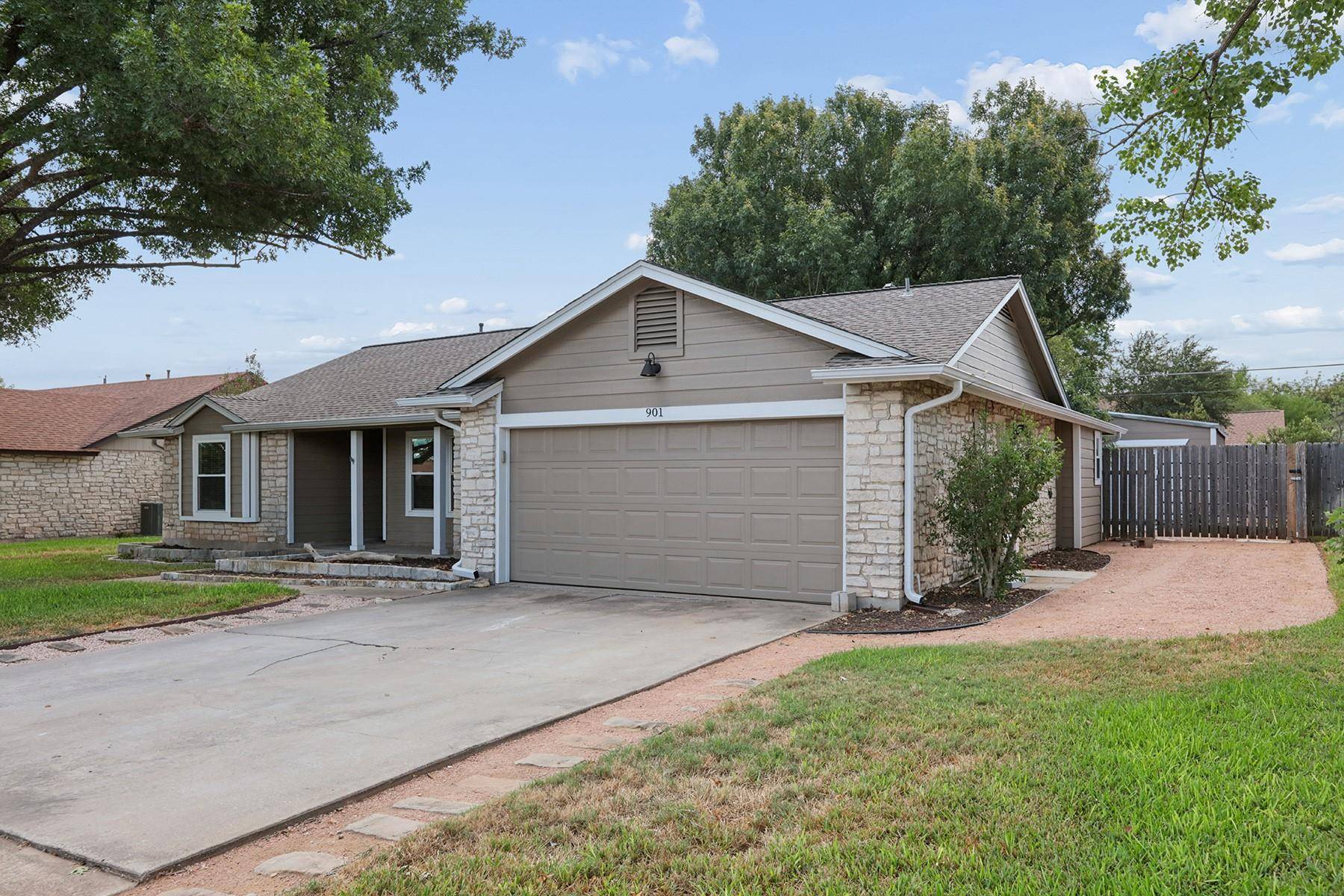 901 Ramble Creek DR, Pflugerville, TX 78660