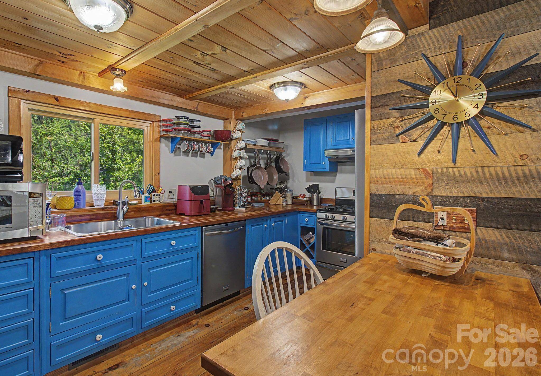 270 Upper Herron Cove RD, Weaverville, NC 28787