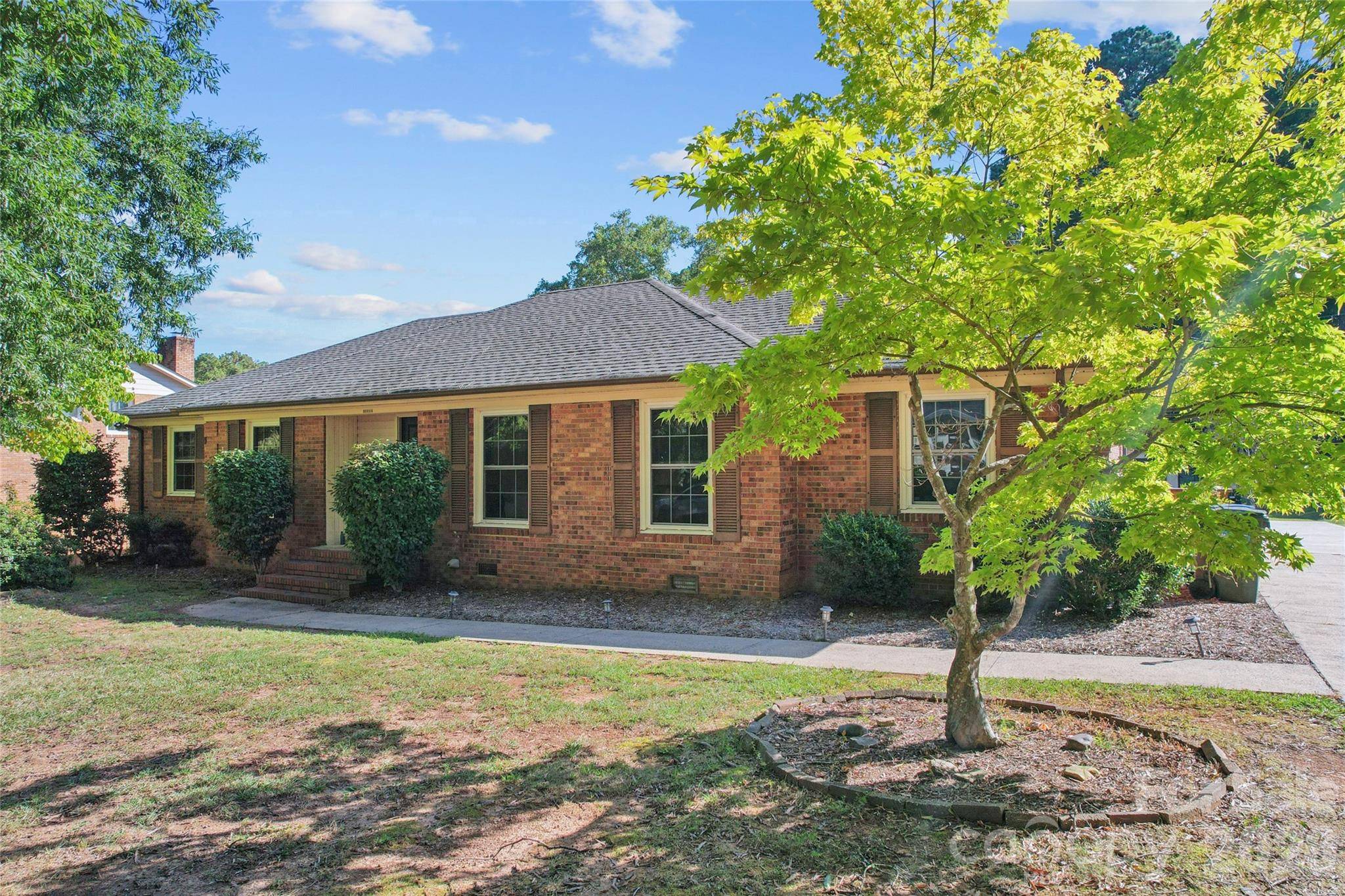 13507 Four Oaks LN, Matthews, NC 28105