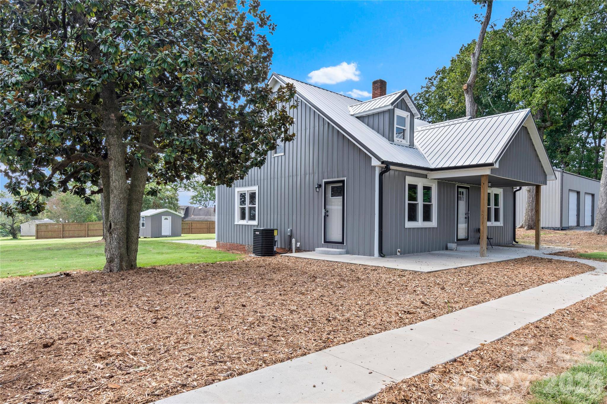 4752 W Old US 421 HWY, Hamptonville, NC 27020