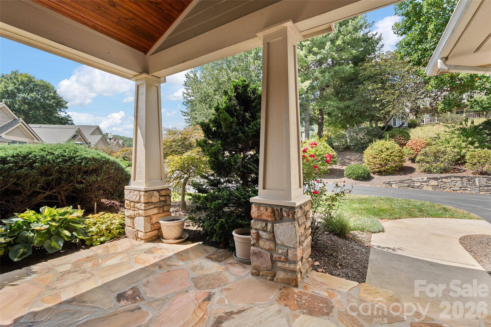 18 Champion CT, Waynesville, NC 28786