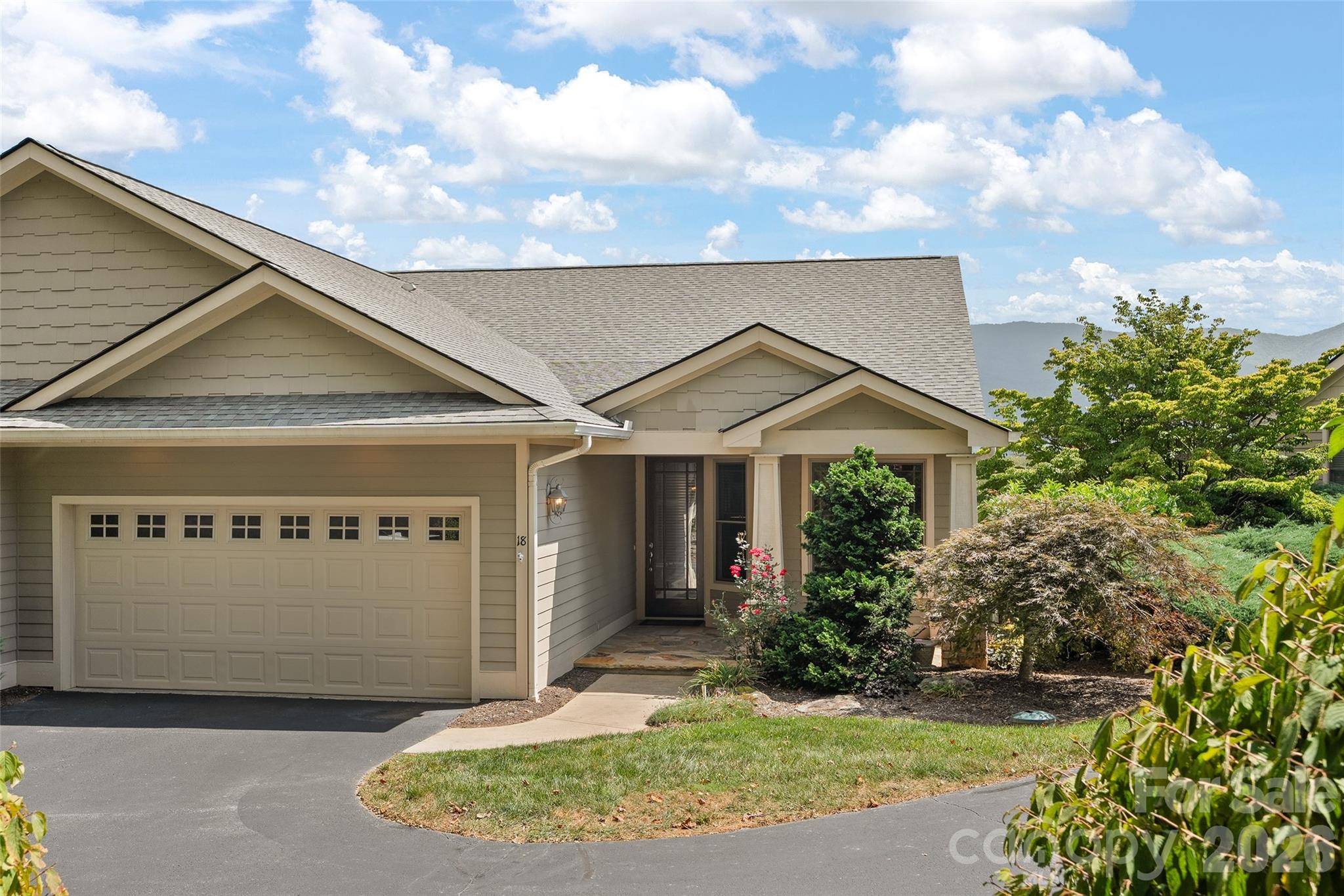 18 Champion CT, Waynesville, NC 28786