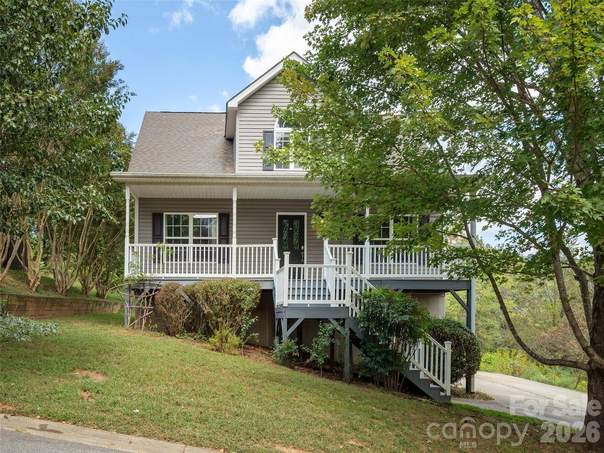 44 Ridgeland LN, Asheville, NC 28805