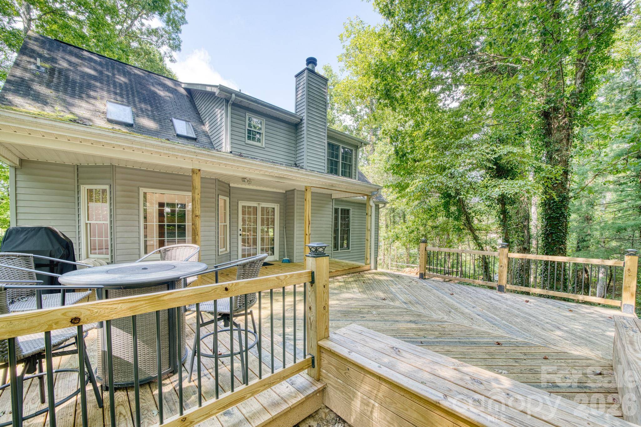 163 Canaan DR, Candler, NC 28715