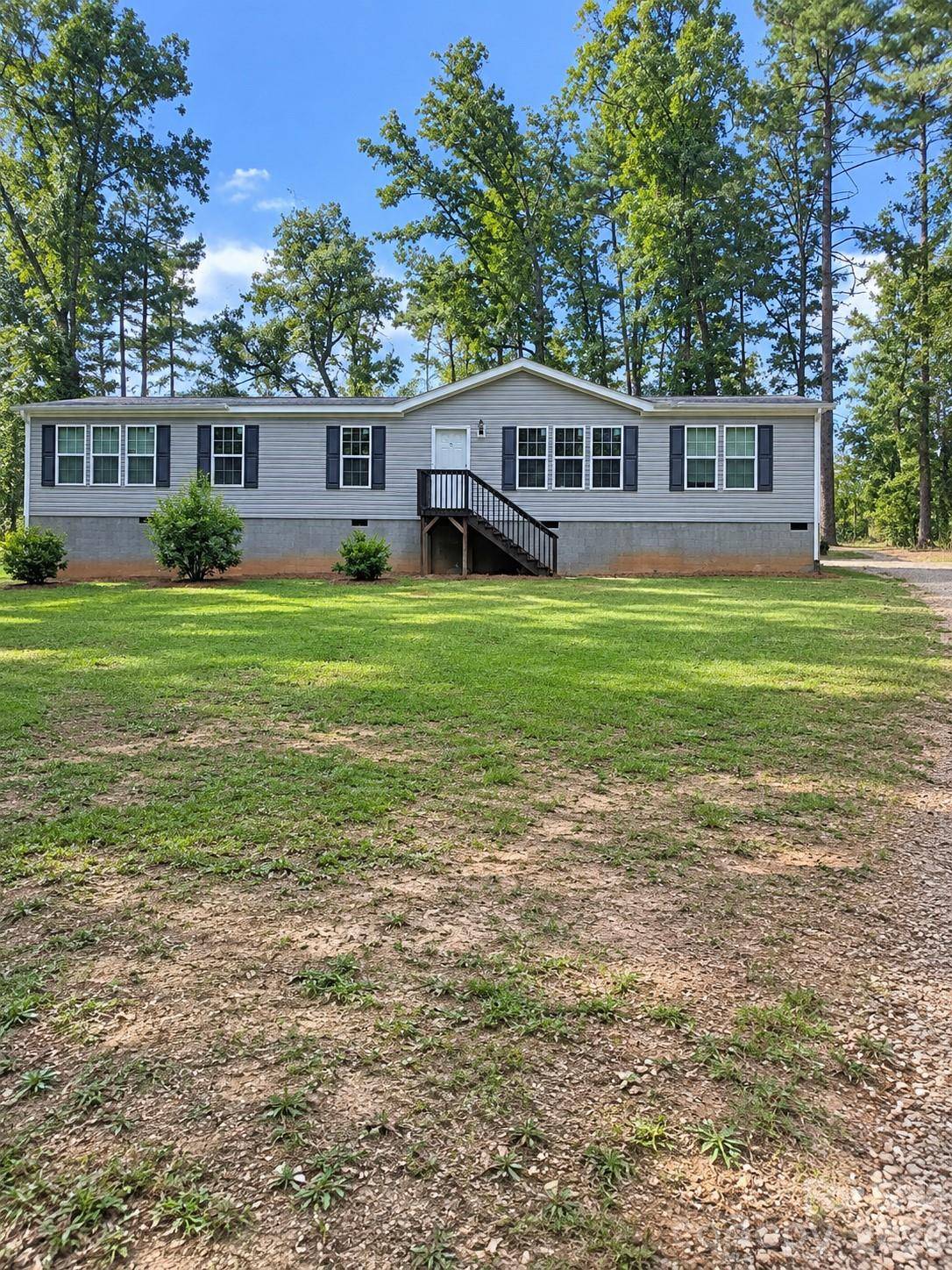 35 Bass DR, Weaverville, NC 28787