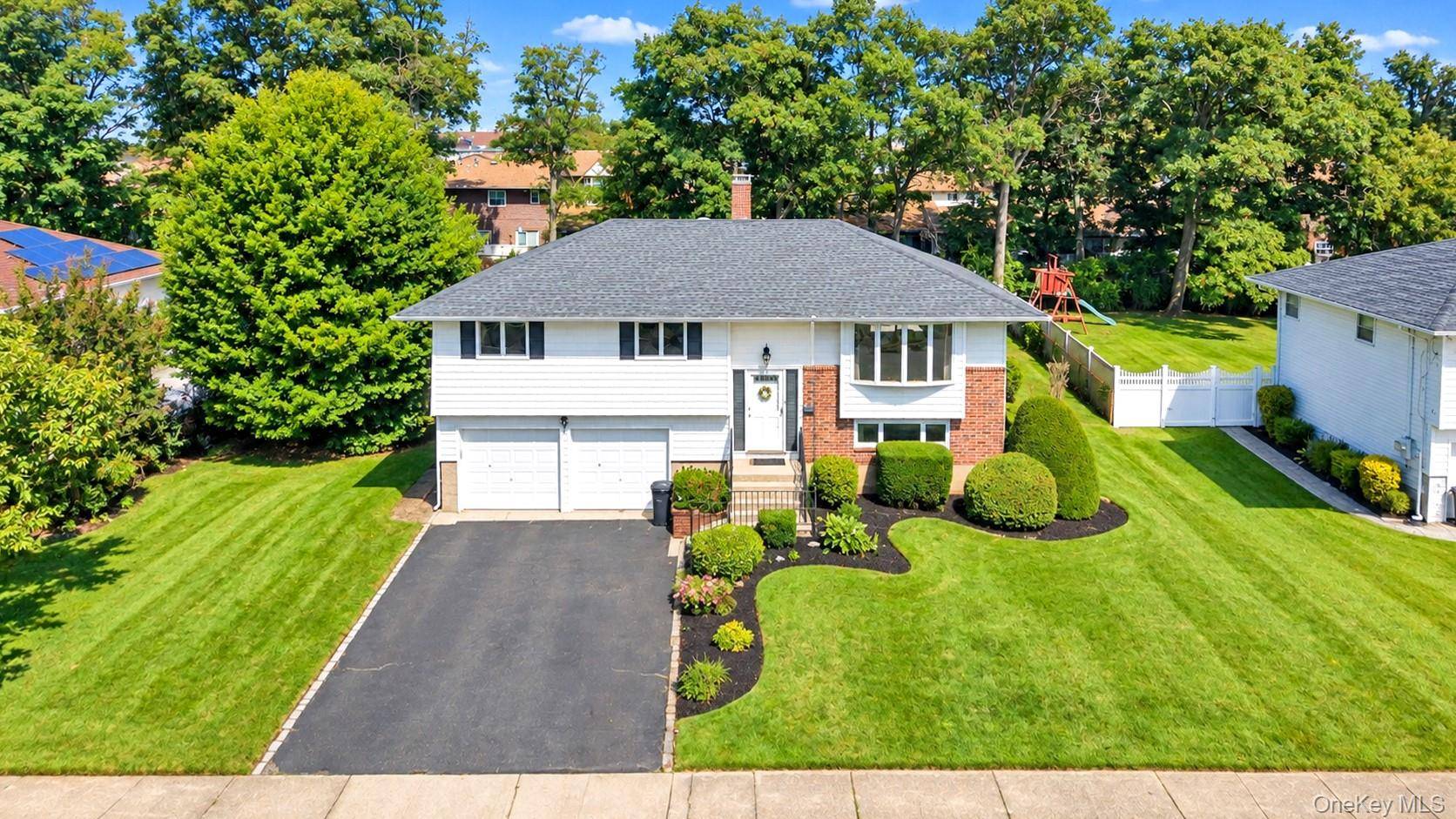 107 Headline RD, Deer Park, NY 11729