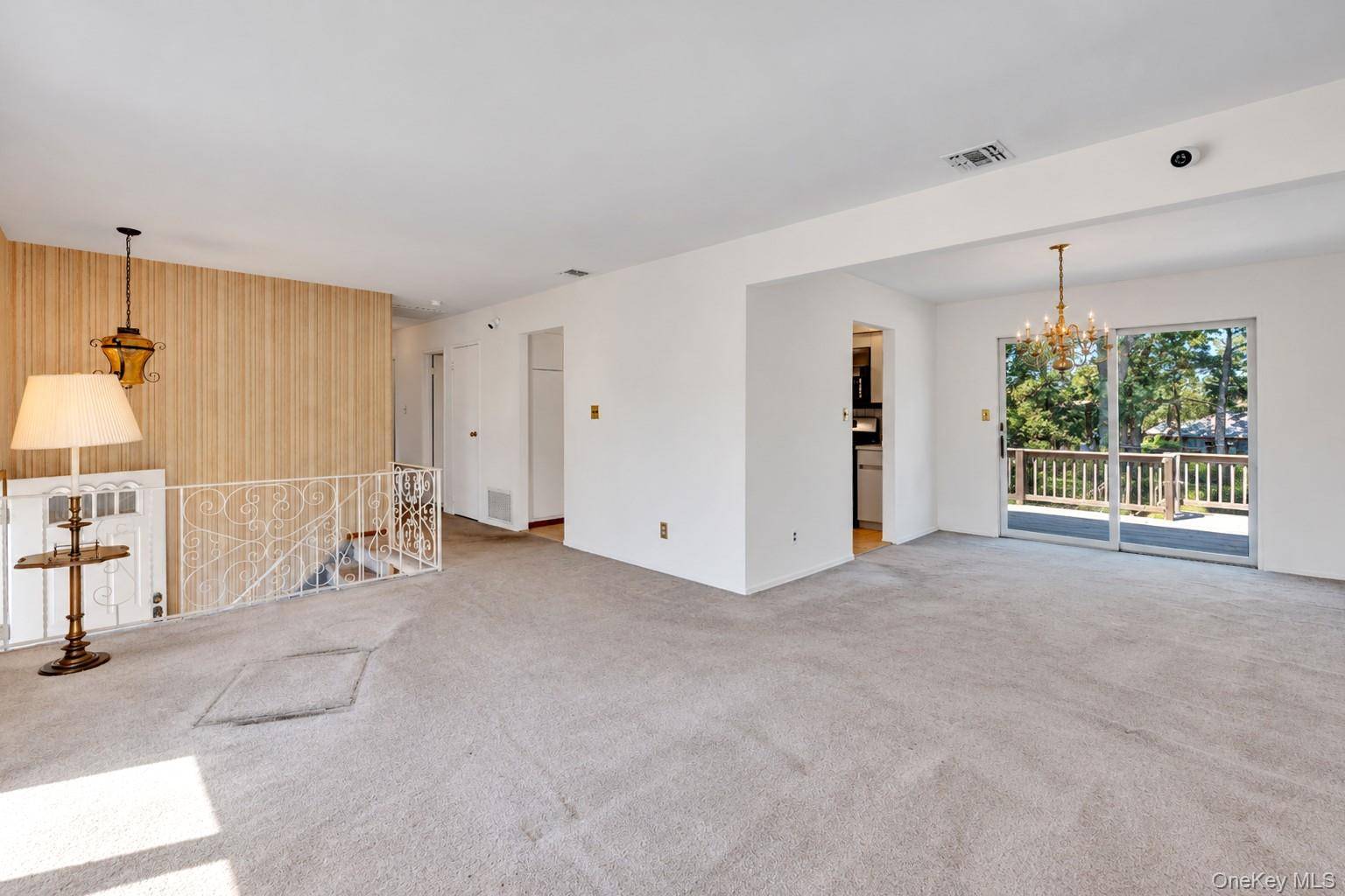 107 Headline RD, Deer Park, NY 11729