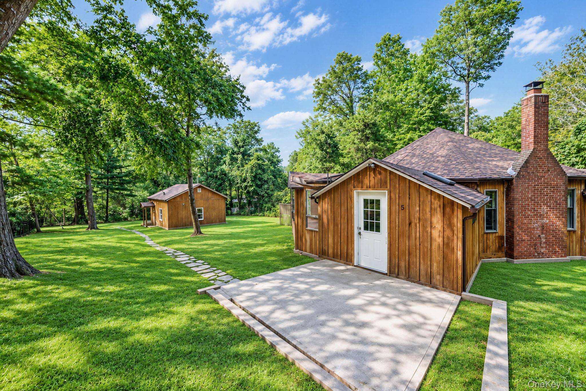 5 Jacobs LN, Wading River, NY 11792