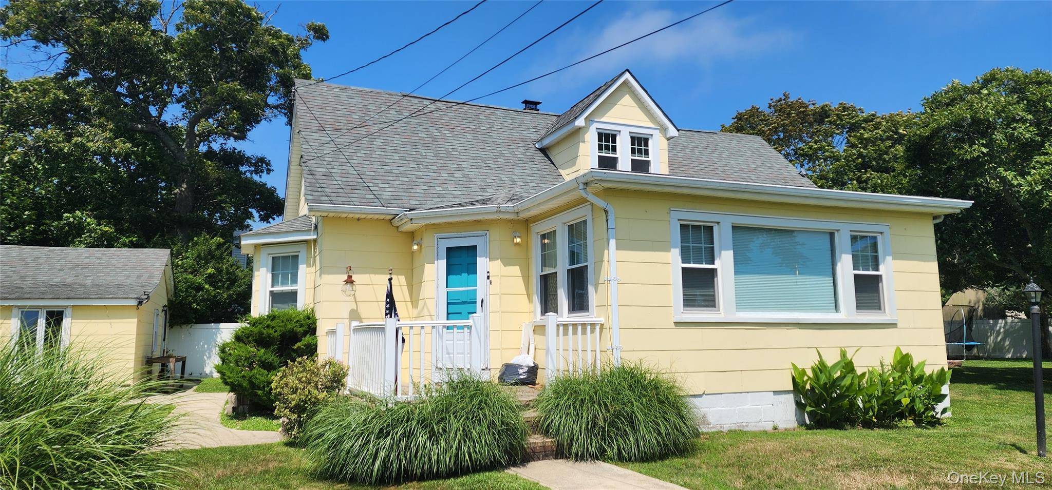 9 Babylon RD, Mastic Beach, NY 11951