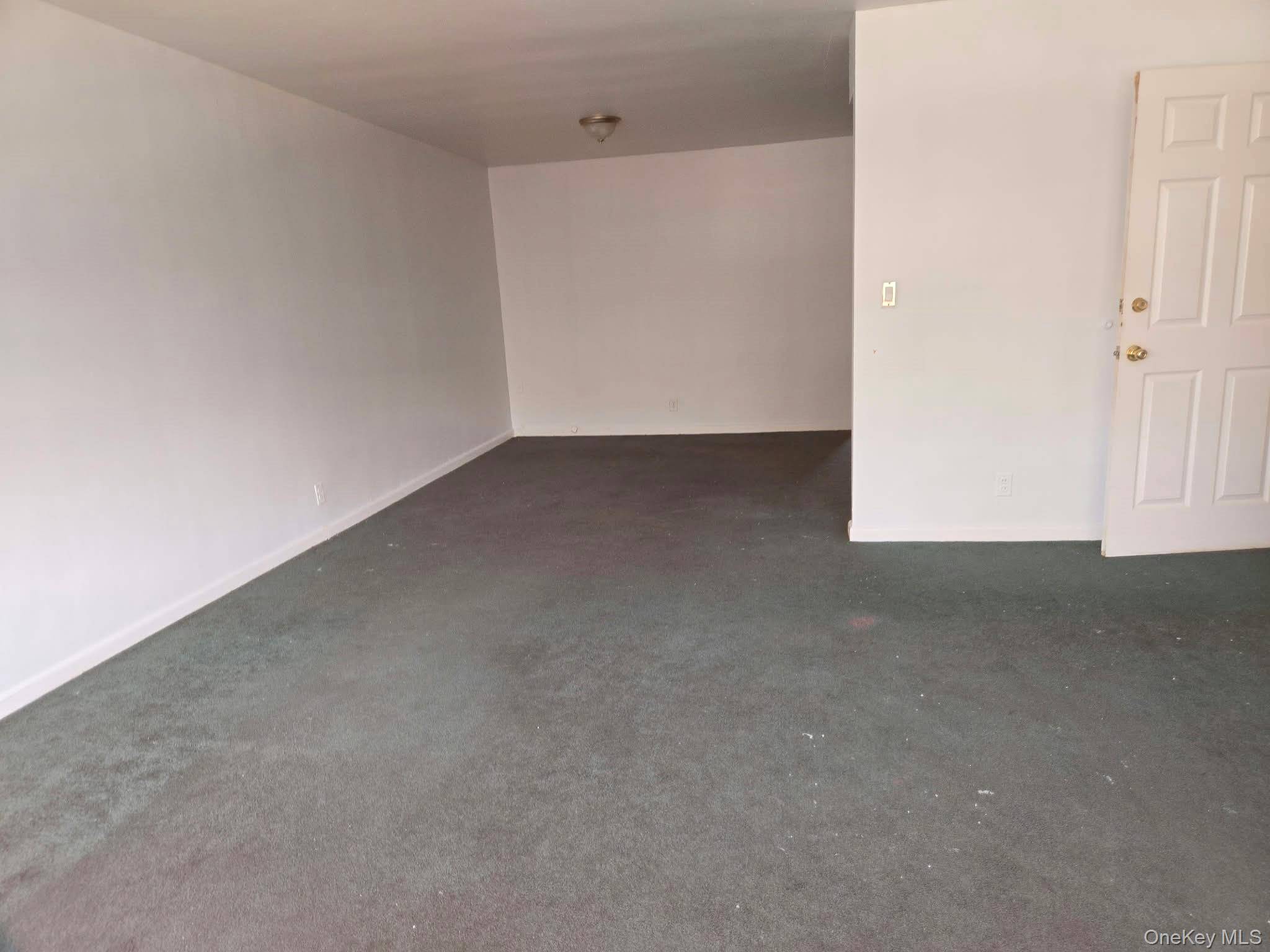85-49 75th ST #2nd floor, Woodhaven, NY 11421