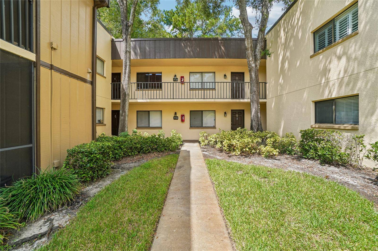 11722 RAINTREE LAKE LN #C, Temple Terrace, FL 33617