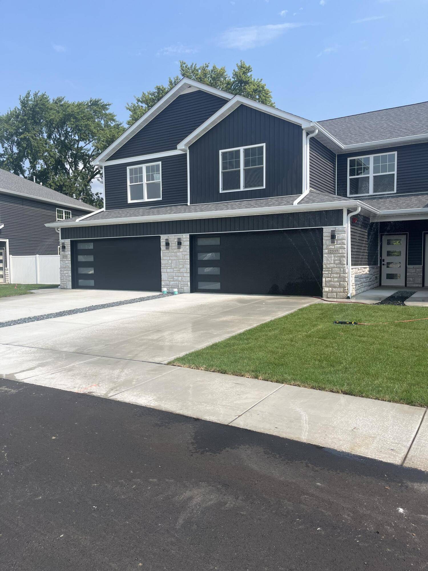2539 Longwood Drive, Highland, IN 46322