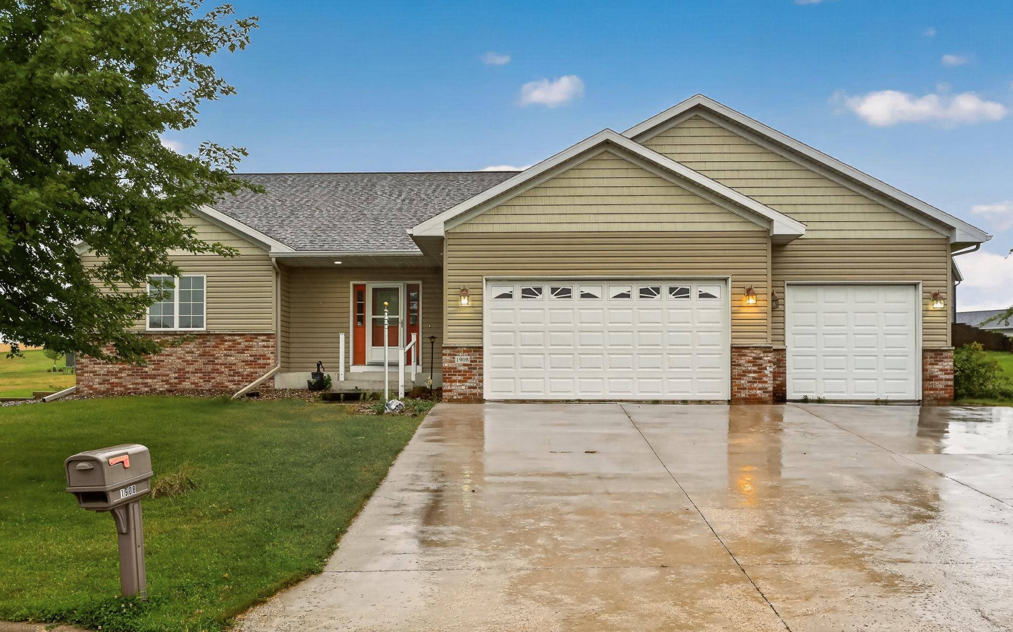 1908 Country View DR, Saint Charles, MN 55972