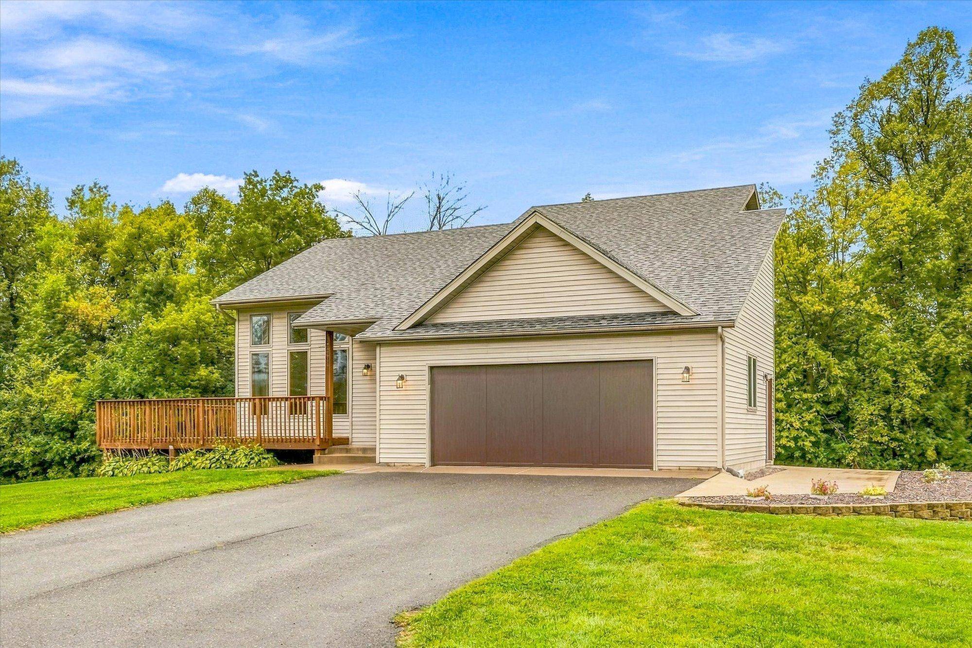 33644 Oasis RD, Center City, MN 55012