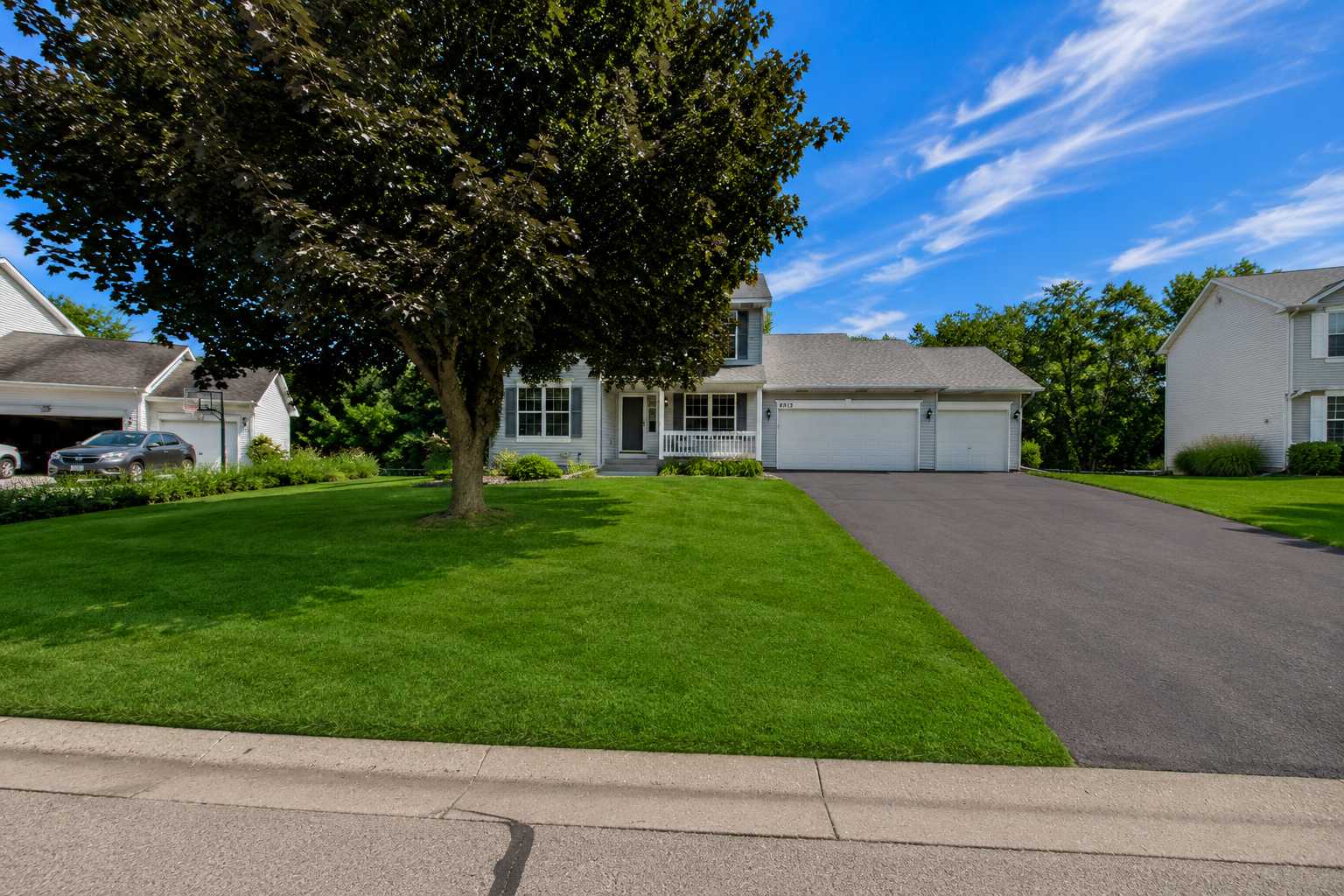 8013 Greenbriar CT, Woodbury, MN 55125