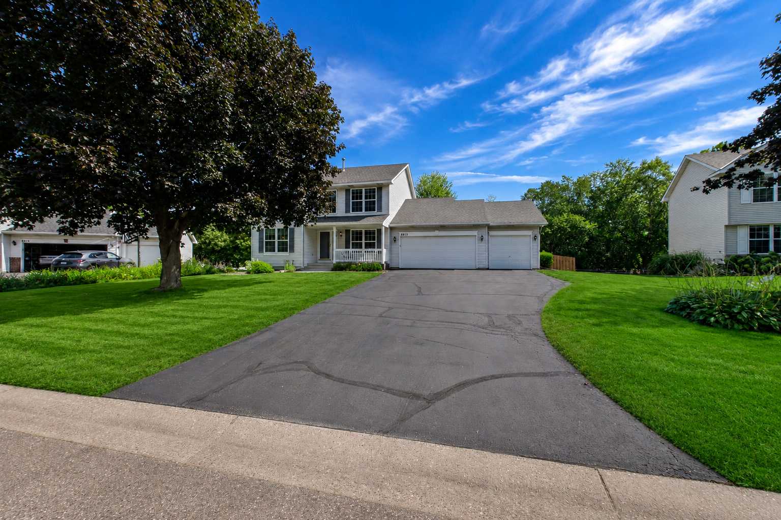 8013 Greenbriar CT, Woodbury, MN 55125
