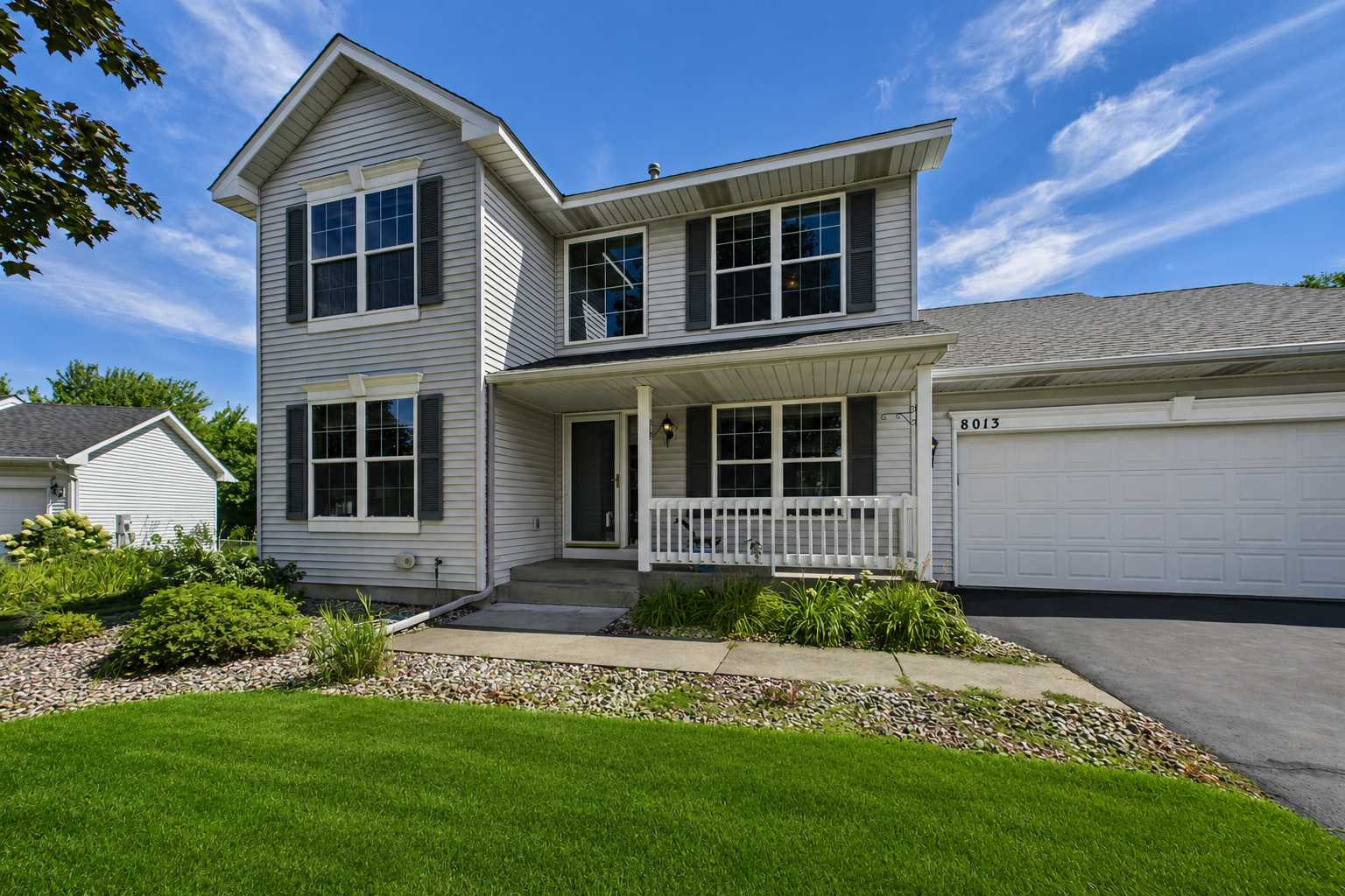 8013 Greenbriar CT, Woodbury, MN 55125