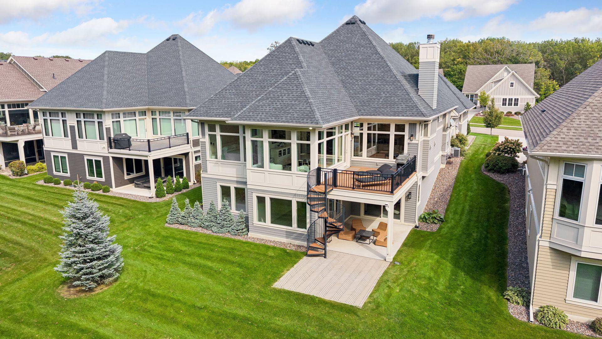 6672 Waterford LN, Excelsior, MN 55331
