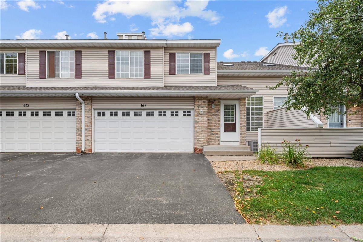 617 Grandview WAY, Hudson, WI 54016